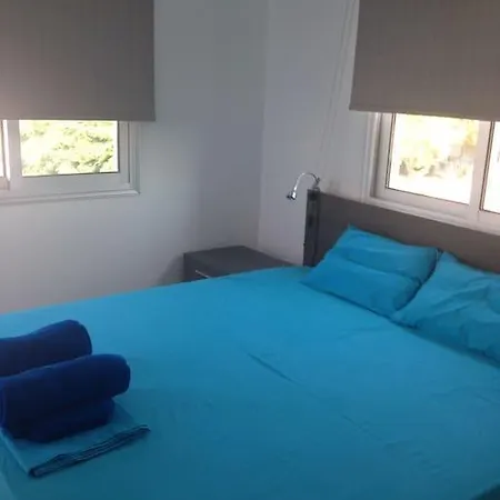 Papados Court Apartment *