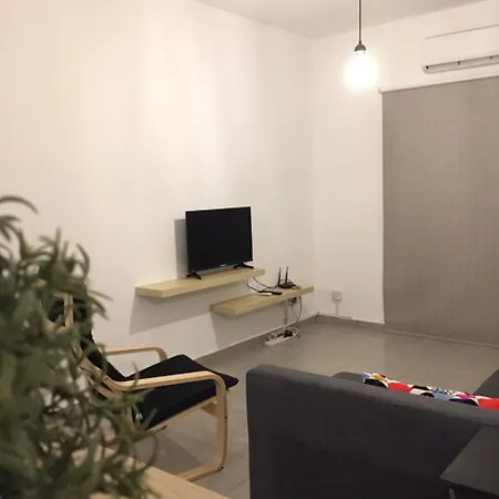 Papados Court Apartment *