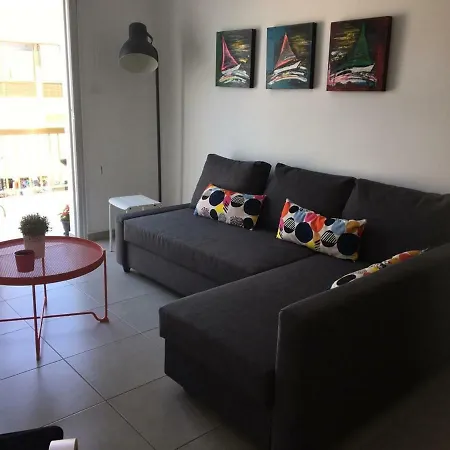 Papados Court